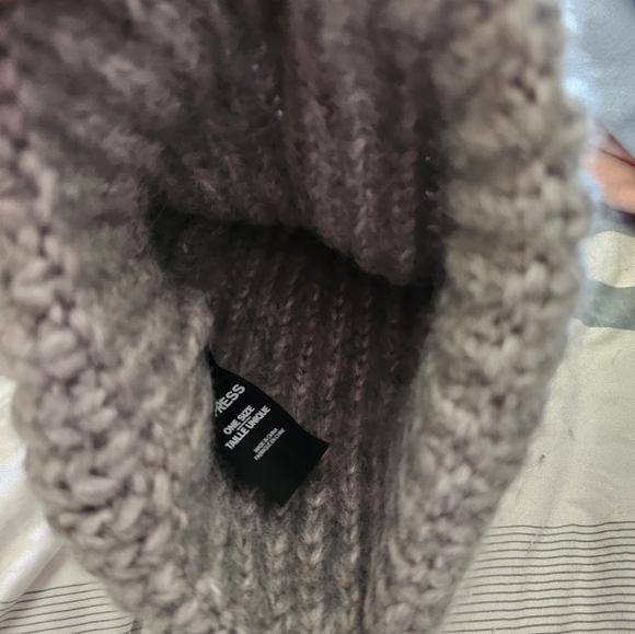 Express Beanie Size OS - Picture 2 of 4